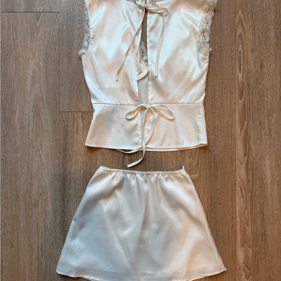 Commense Cream Satin Lace Two-Piece Outfit - Picture 2 of 2